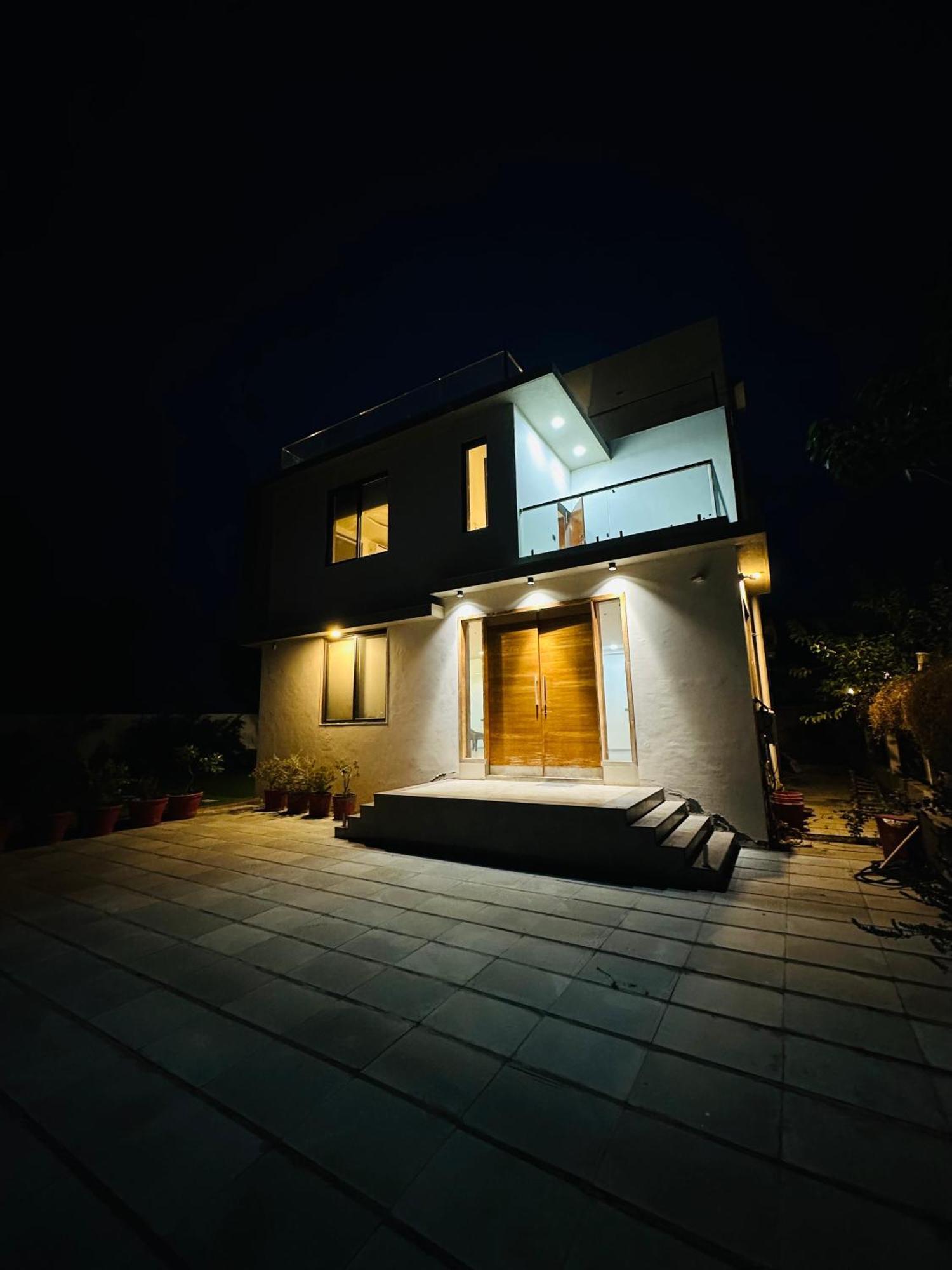 Karmabhumi 1 Villa Satej Exterior photo