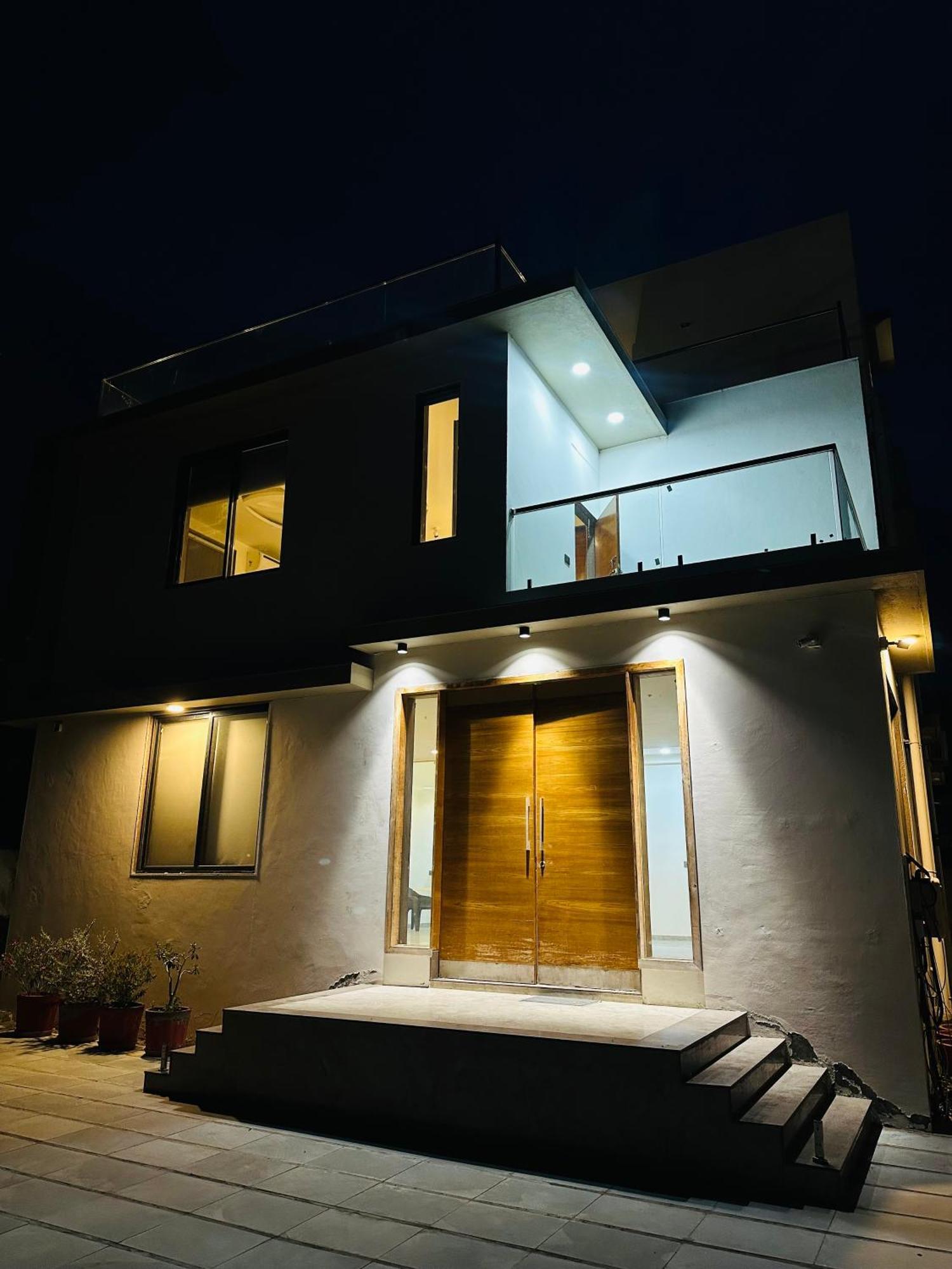 Karmabhumi 1 Villa Satej Exterior photo
