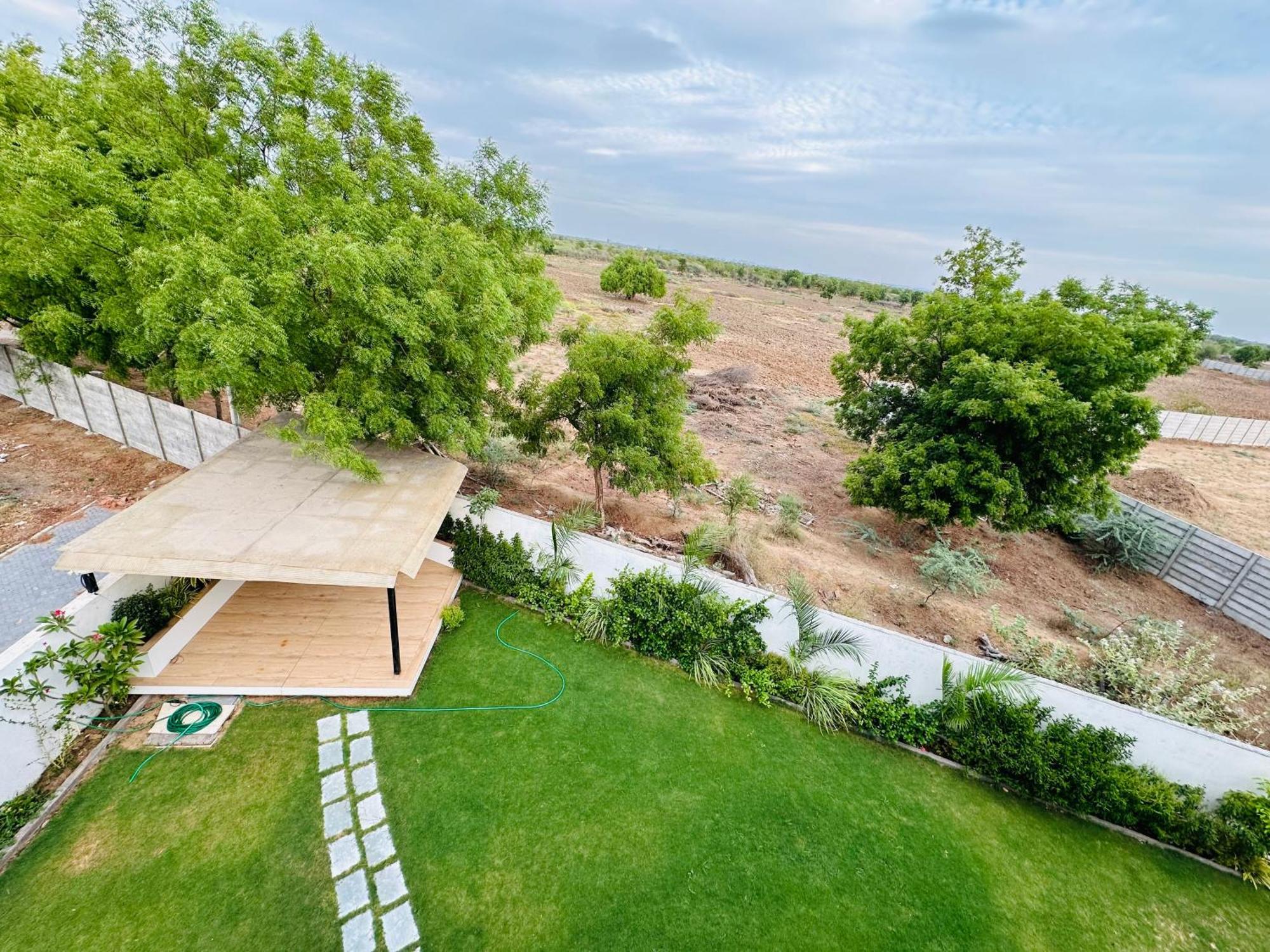 Karmabhumi 1 Villa Satej Exterior photo
