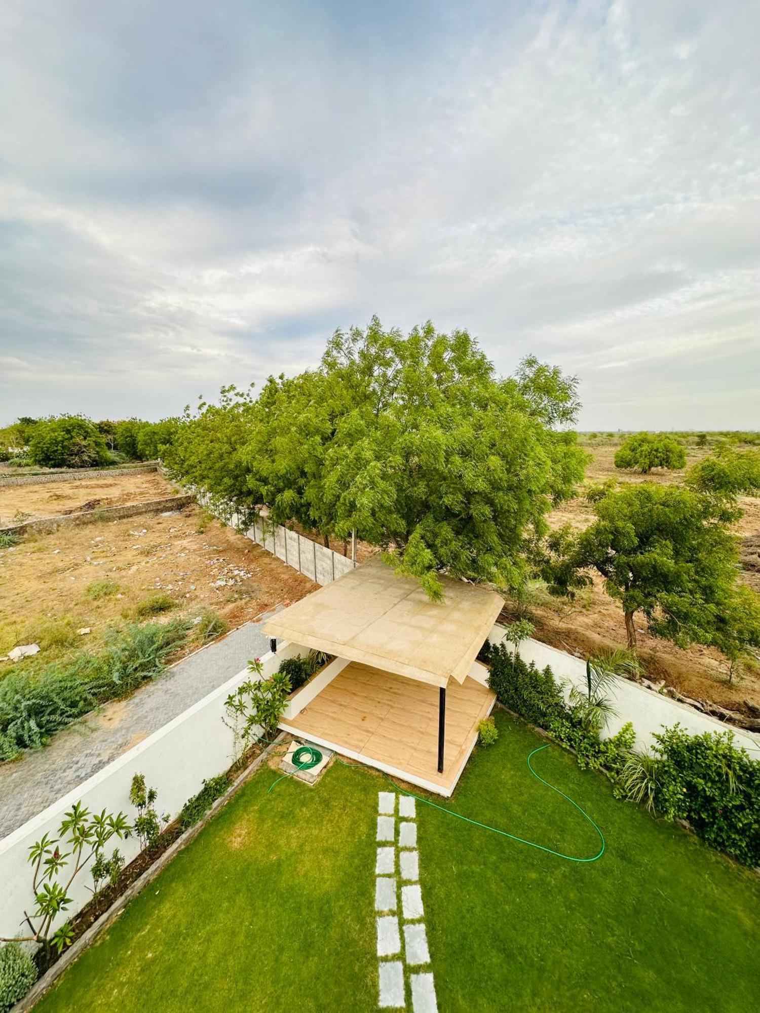 Karmabhumi 1 Villa Satej Exterior photo